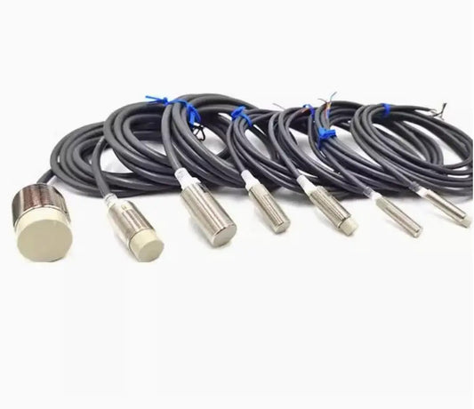 E2E-X1R5F1 X7D1-N X18MY1 X8MD1 X2D1-N X4MD1 X3D1-N  X10D1-N X18MF1 X10E1 Proximity switch New Original